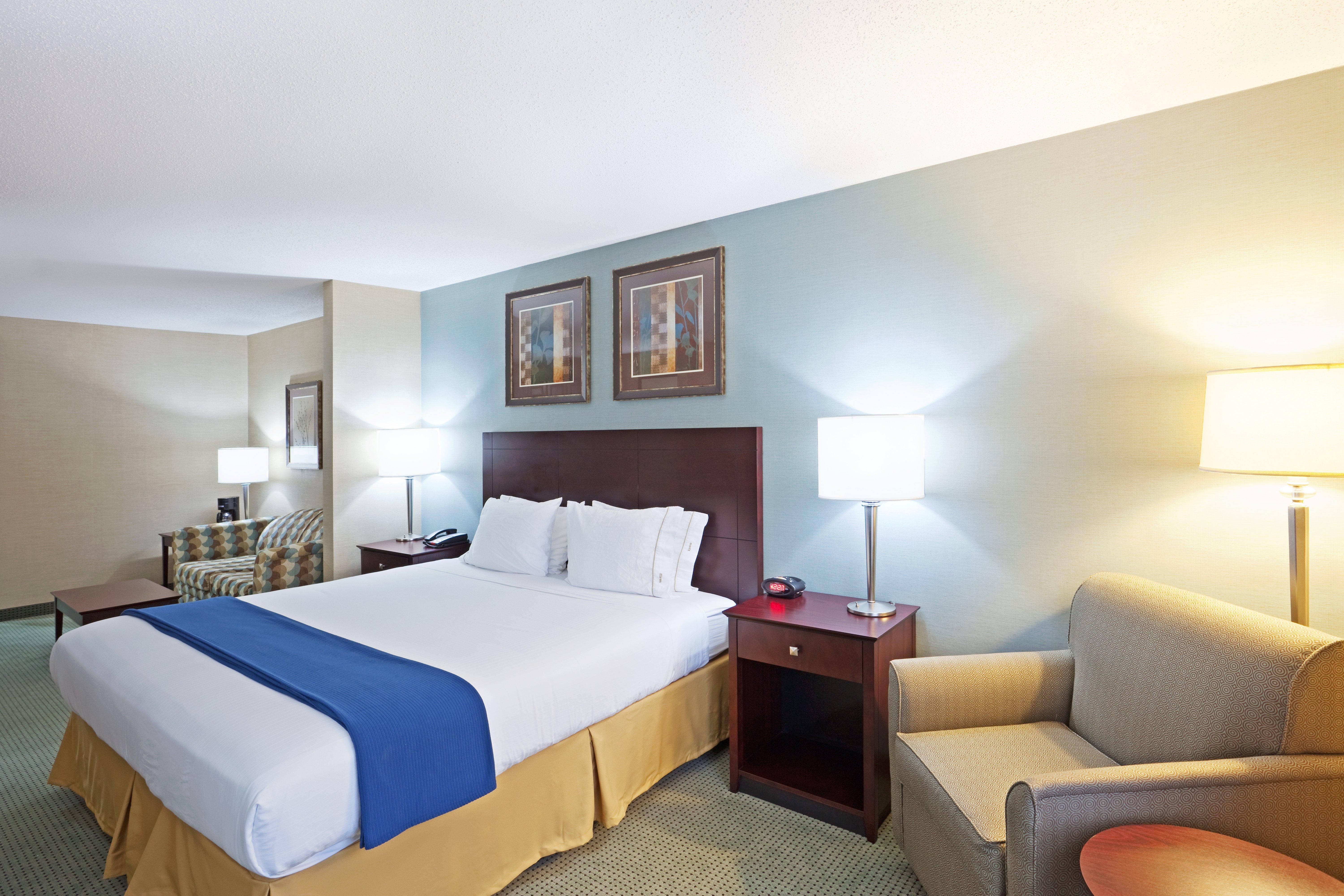Holiday Express And By Ihg Hotel Meriden