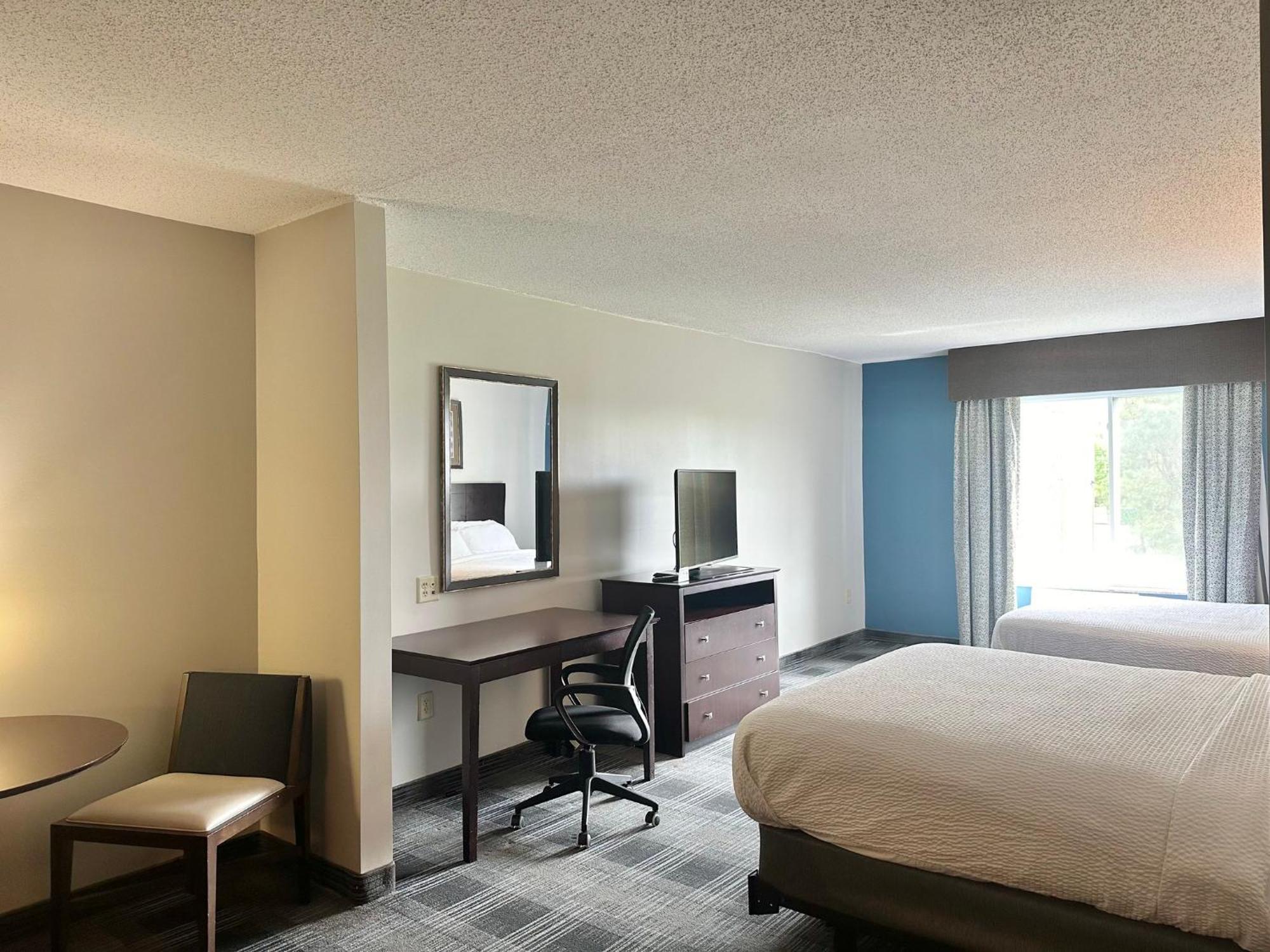 Express And By Ihg Hotel 3*