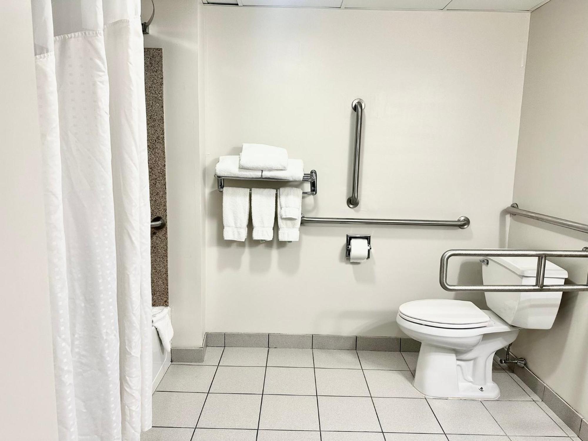 Holiday Express&suites