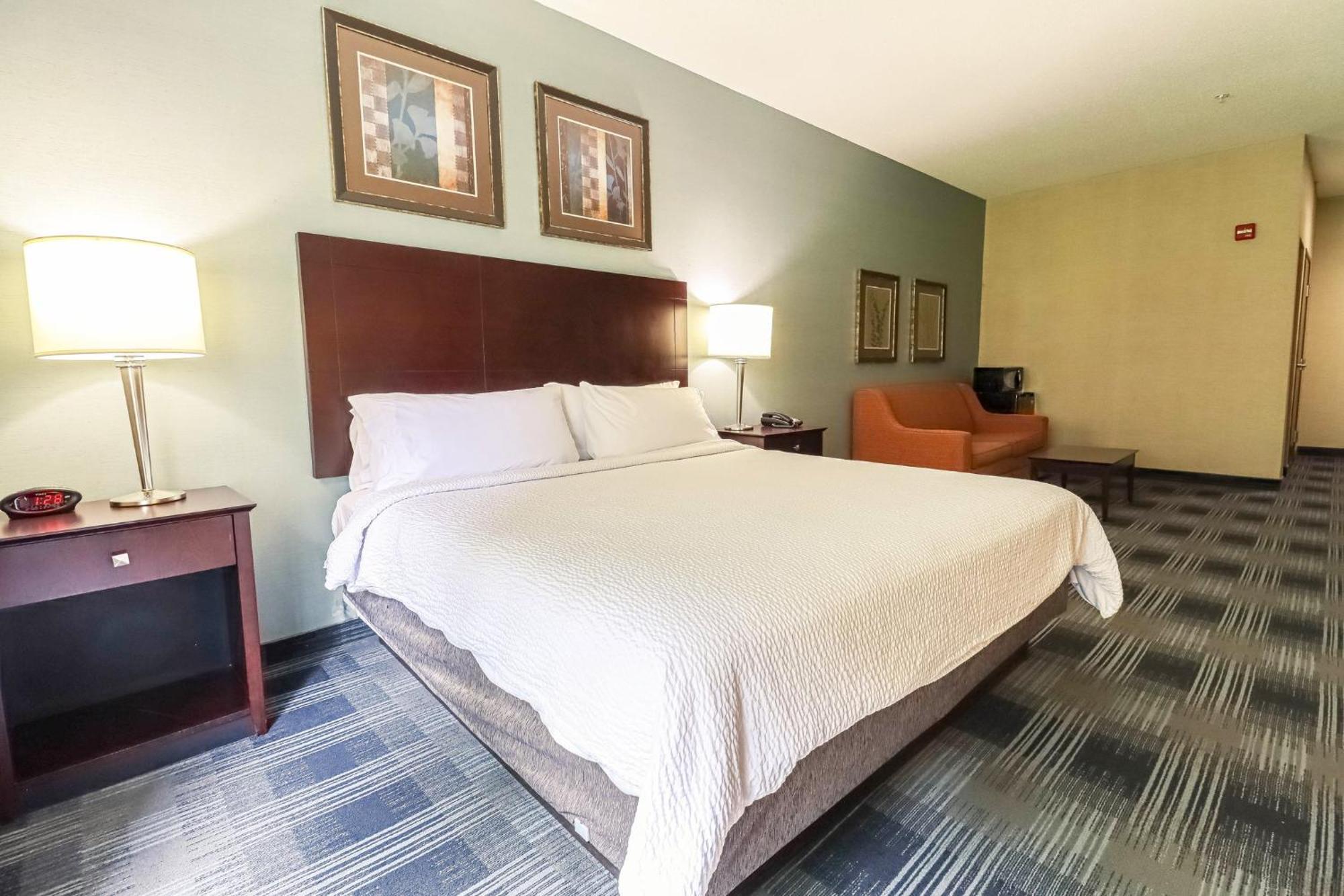 Holiday Express And By Ihg