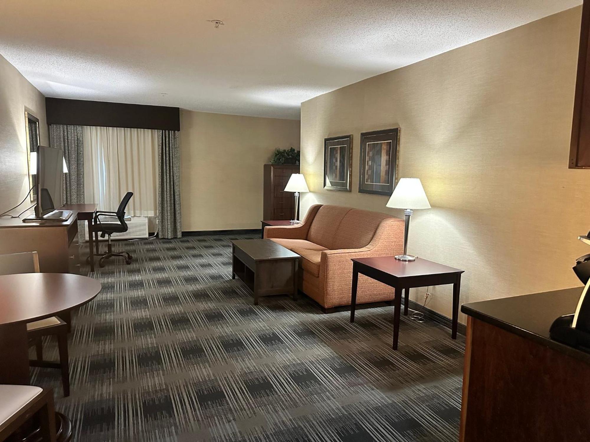 Express And By Ihg Hotel 3*