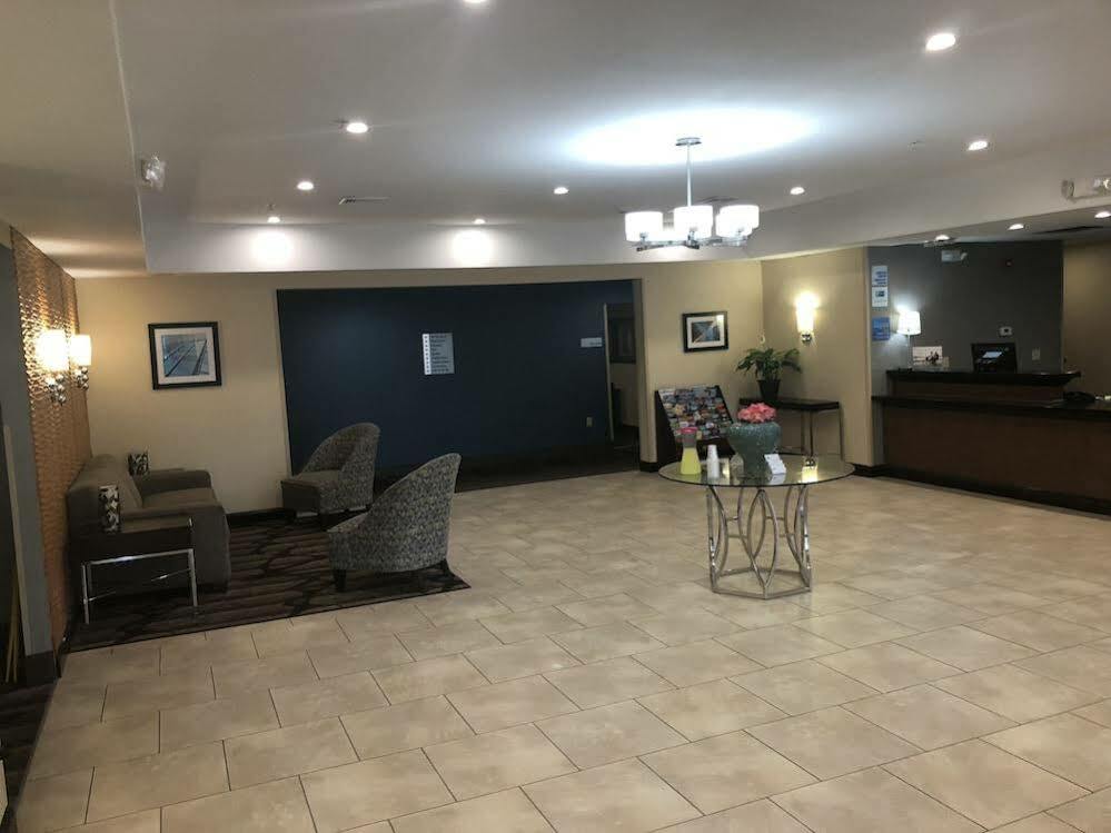Holiday Express And By Ihg Meriden